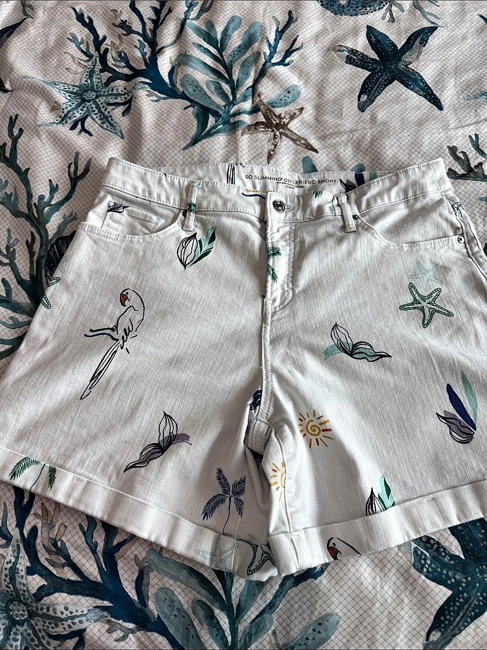 Chico's So Slimming Girlfriend Short Floral Jean Shorts White Size 12